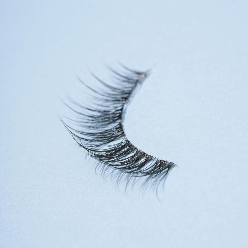 5 Pairs Natural Look False Eyelashes, Wispy Clear Band Faux Cluster Lashes, Fish Tail Shaped Curling Eye Makeup Lashes Strip